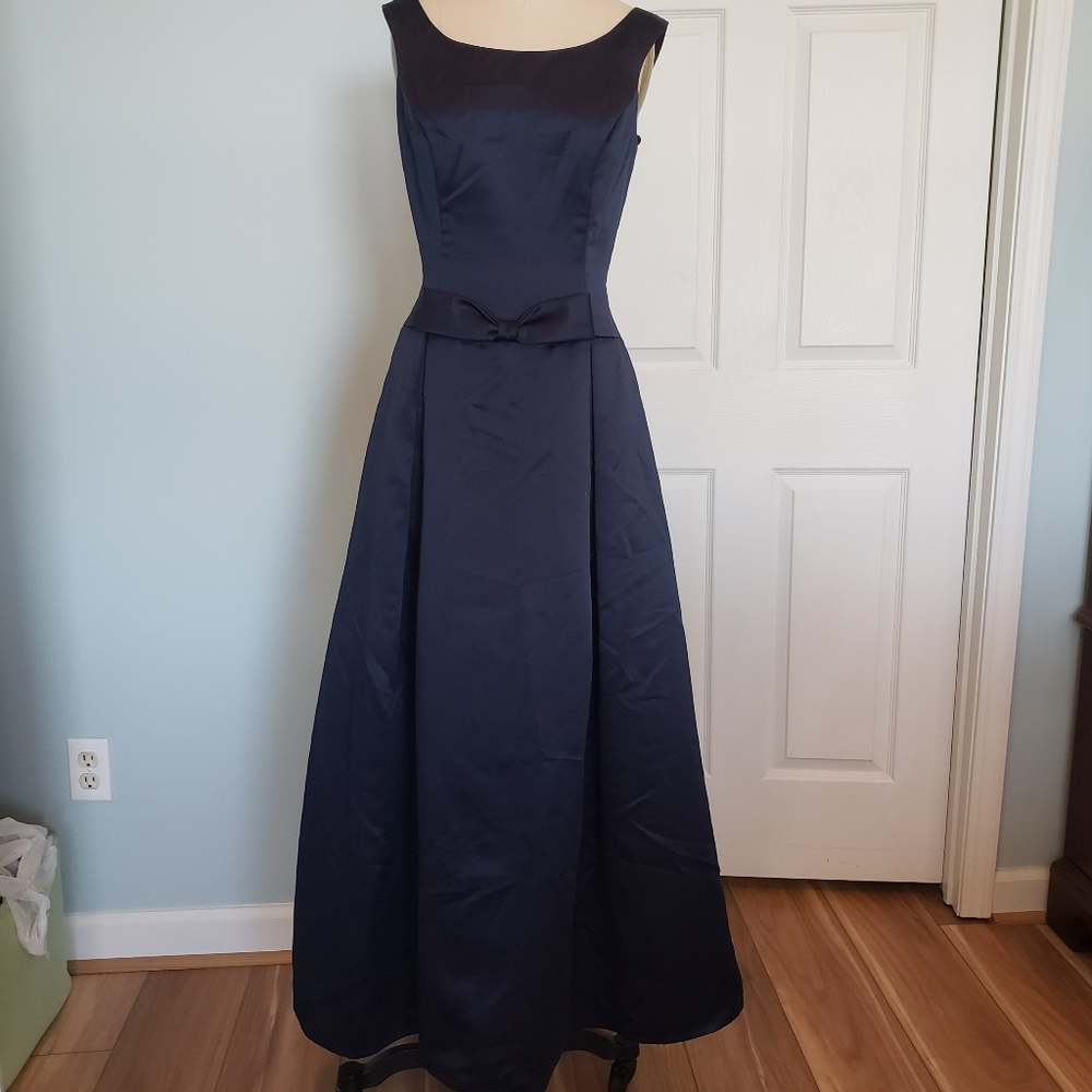 Elegant Navy Blue Evening Gown, 4